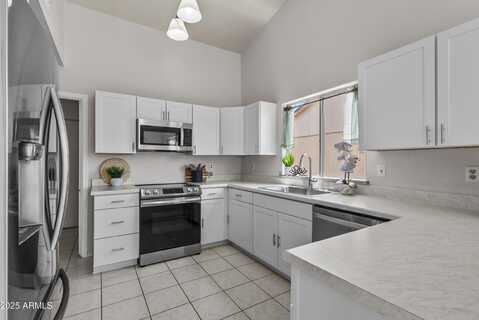 8013 W VERMONT Avenue, Glendale, AZ 85303