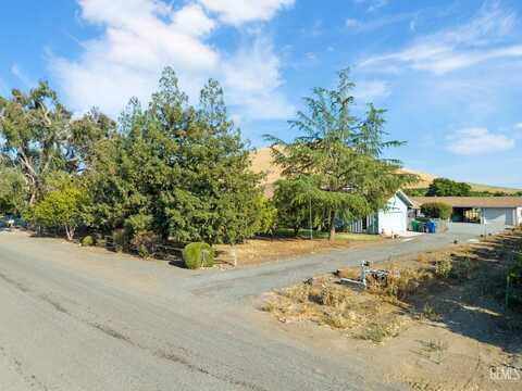 25613 Ave 220, Lindsay, CA 93247