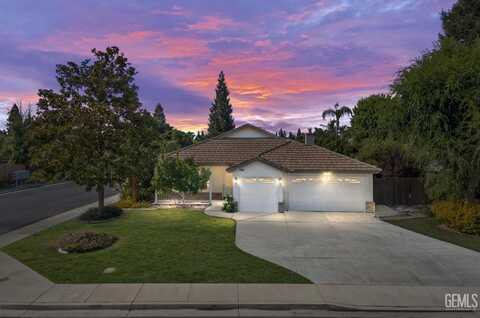 10003 Rain Check Drive, Bakersfield, CA 93312