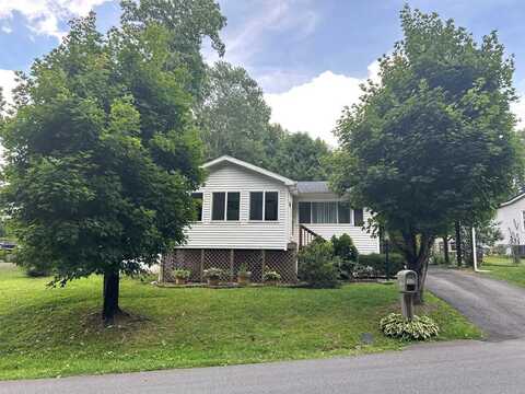 415 Fayette Circle, FAYETTEVILLE, WV 25840