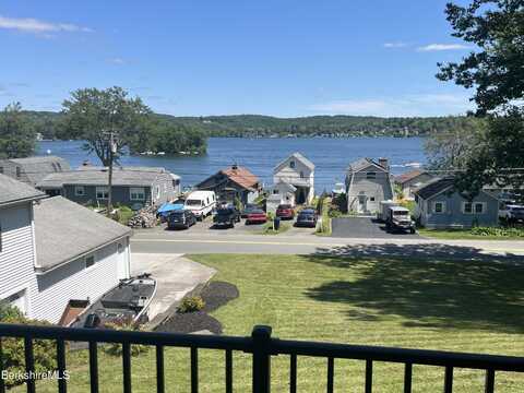 4 Wabasso St, Lanesborough, MA 01237