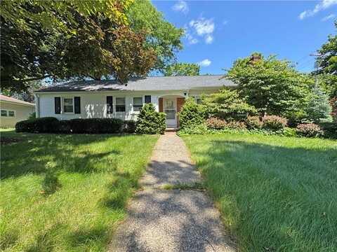 10 Danbury Circle N, Brighton, NY 14618