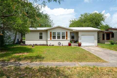 332 S Chiltipin Street, Sinton, TX 78387