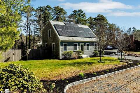 51 Buccaneer Way, Mashpee, MA 02649