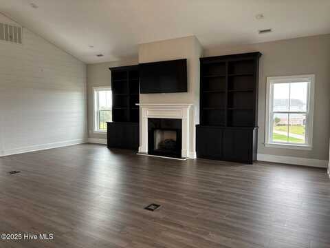520 Cannonsgate Drive, Newport, NC 28570