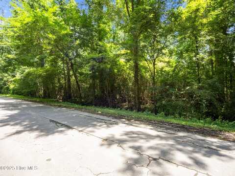 110 Tradewinds Road, Newport, NC 28570