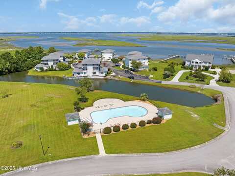 800 Country Club Road, Morehead City, NC 28557