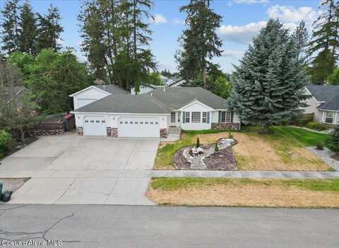 9301 N Drawbridge Ct, Hayden, ID 83835