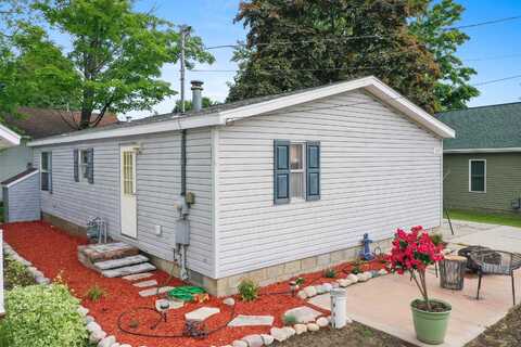 109 Cooper, Houghton Lake Heights, MI 48630