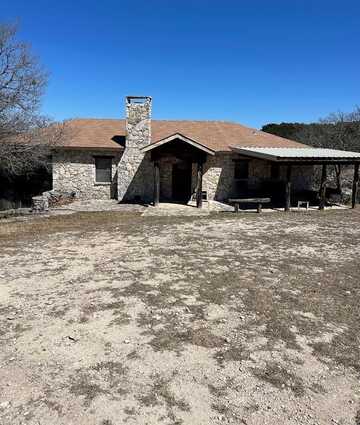 145 Crosspatch Dr, Mountain Home, TX 78058