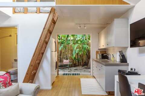 935 Palms Blvd, Venice, CA 90291