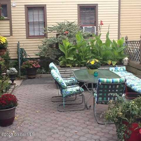 60 Phila Street, Saratoga Springs, NY 12866