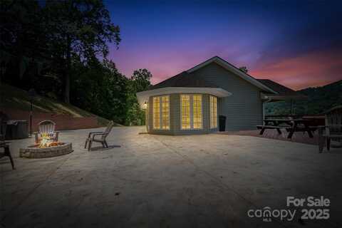 189 Poverty Branch Road, Barnardsville, NC 28709