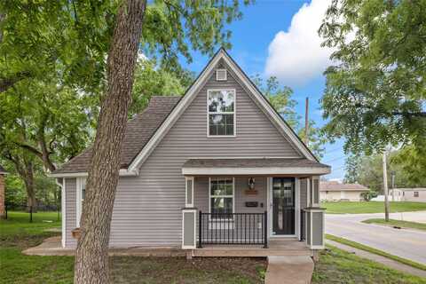 402 S 11th Street, Adel, IA 50003