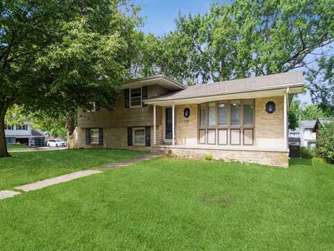 4100 73rd Street, Urbandale, IA 50322