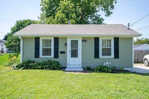 1421 N 4th Avenue E, Newton, IA 50208