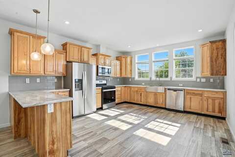 4372 CIRCLEWOOD DR, Rapid City, SD 57703