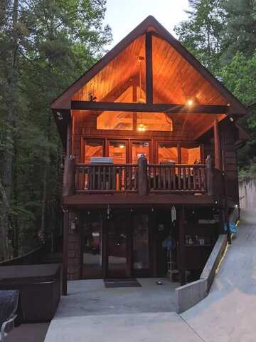 140 Tall Timber Lane, Blue Ridge, GA 30513