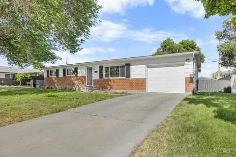 1790 N 7th E, Mountain Home, ID 83647