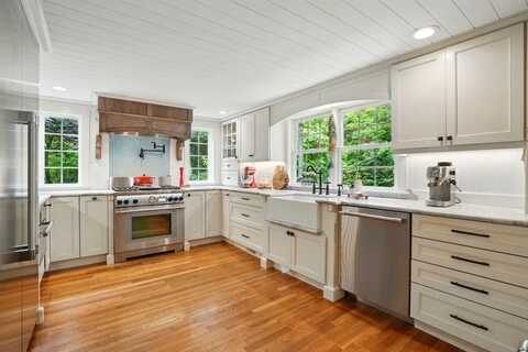 12 Wicked Hill, Duxbury, MA 02332