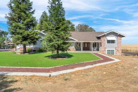 12151 Armstrong Avenue N, Clovis, CA 93619