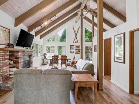 1153 Silver Tip Lane, Fish Camp, CA 93623