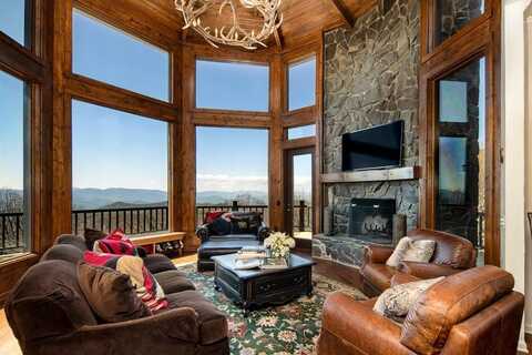 1241 King Gap Road, Highlands, NC 28741