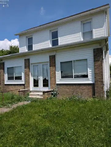 222 W EIGHTH Avenue, Tiffin, OH 44883