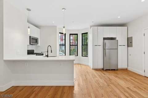 86 Prospect St, Jersey City, NJ 07307