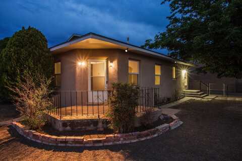 2450 Floral Road NW, Albuquerque, NM 87104