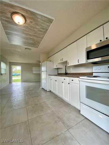 1534 Oak Drive, Fort Myers, FL 33907
