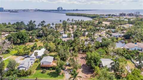 67 Oak Street, North Fort Myers, FL 33903