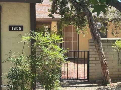 11905 Borg Court, Bakersfield, CA 93306