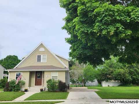 1306 N Rhode Island, MASON CITY, IA 50401