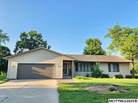 9 Asbury Pl, MASON CITY, IA 50401