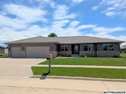 2845 Rainbow Ct, MASON CITY, IA 50401