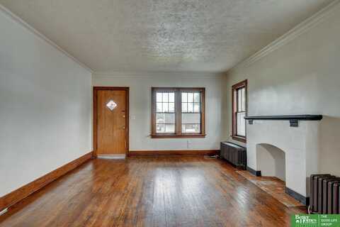 1911 S 50 Street, Omaha, NE 68106