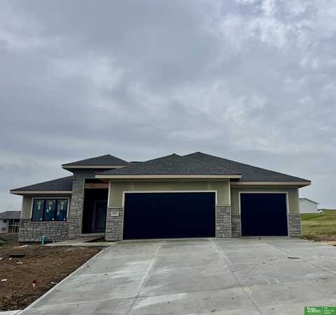 10023 Prospect Street, Papillion, NE 68046