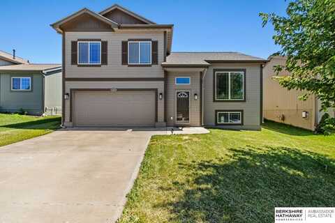 9153 Black Street, Omaha, NE 68122