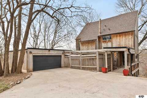 1326 Oak Park Road, Council Bluffs, IA 51503