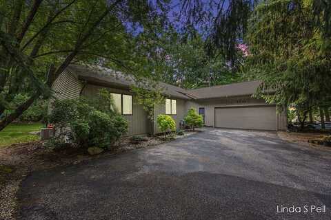 6636 E Riverwoods Court NE, Rockford, MI 49341