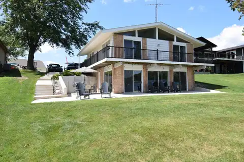 223 Lake Shore Drive, Coldwater, MI 49036
