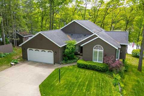 5400 Laura Drive, Shelbyville, MI 49344