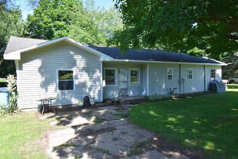 325 Dallas Street, Colon, MI 49040