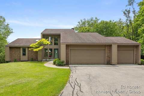 7450 Roguewood Drive NE, Belmont, MI 49306
