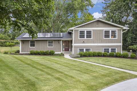 3850 W Loch Alpine Drive, Ann Arbor, MI 48103