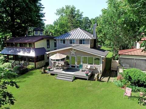 2234 Toledo Street, Fenton, MI 48430