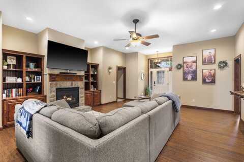 301 N Bonda Way, Nixa, MO 65714
