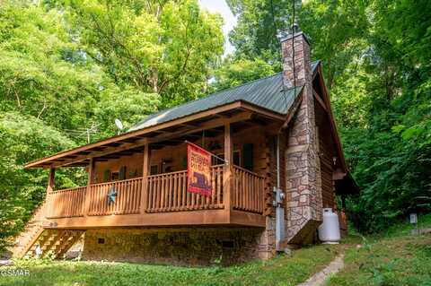903 Hideaway Hills Circle, Sevierville, TN 37862