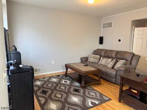 157 Conover Ter, Lebanon, NJ 08833